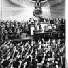 [تصویر:  najiforum_180px-Bundesarchiv-Bild-183-20...Hitler.jpg]